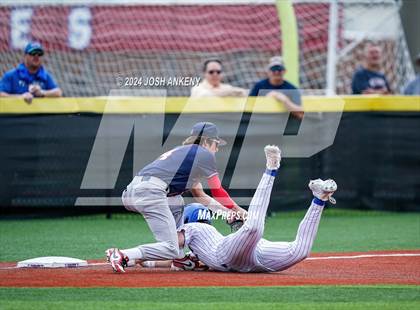 Thumbnail 3 in Notre Dame @ Parkview Baptist (LHSAA Division 3 Select Round 3) photogallery.