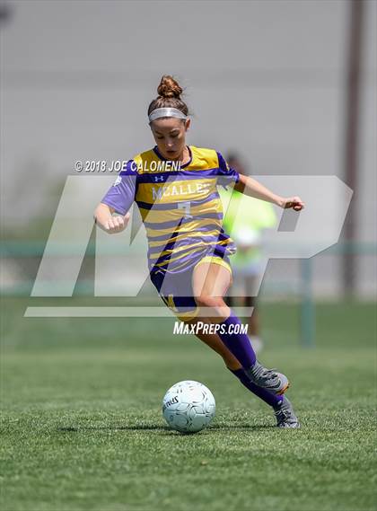 Thumbnail 2 in McAllen vs Lake Travis (Class 6A Region 4 Final) photogallery.