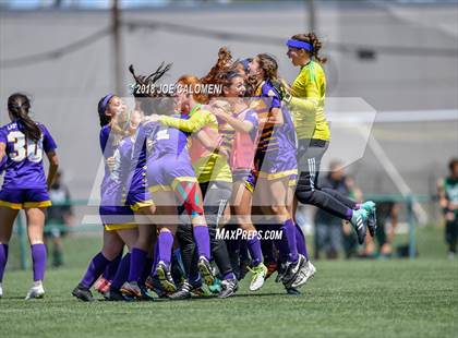 Thumbnail 2 in McAllen vs Lake Travis (Class 6A Region 4 Final) photogallery.