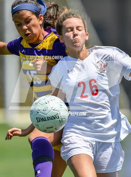 Thumbnail 2 in McAllen vs Lake Travis (Class 6A Region 4 Final) photogallery.