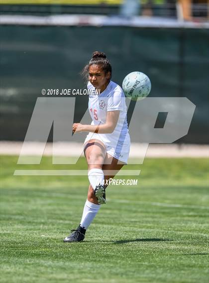 Thumbnail 2 in McAllen vs Lake Travis (Class 6A Region 4 Final) photogallery.