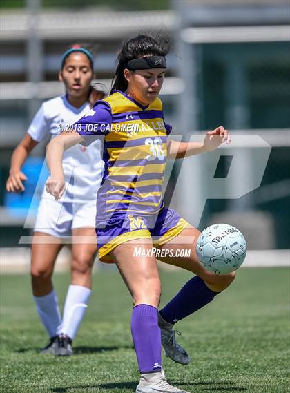 Thumbnail 3 in McAllen vs Lake Travis (Class 6A Region 4 Final) photogallery.