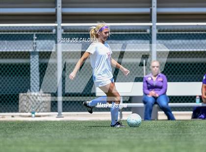 Thumbnail 3 in McAllen vs Lake Travis (Class 6A Region 4 Final) photogallery.
