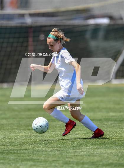 Thumbnail 3 in McAllen vs Lake Travis (Class 6A Region 4 Final) photogallery.