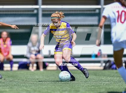 Thumbnail 2 in McAllen vs Lake Travis (Class 6A Region 4 Final) photogallery.