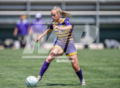 Thumbnail 2 in McAllen vs Lake Travis (Class 6A Region 4 Final) photogallery.