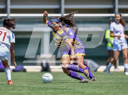 Thumbnail 2 in McAllen vs Lake Travis (Class 6A Region 4 Final) photogallery.