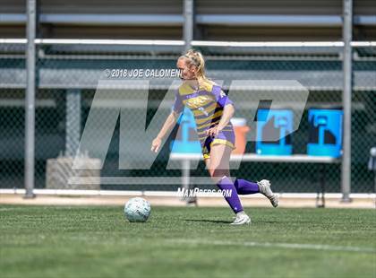 Thumbnail 2 in McAllen vs Lake Travis (Class 6A Region 4 Final) photogallery.