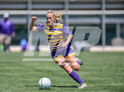 Thumbnail 2 in McAllen vs Lake Travis (Class 6A Region 4 Final) photogallery.