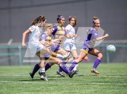 Thumbnail 2 in McAllen vs Lake Travis (Class 6A Region 4 Final) photogallery.