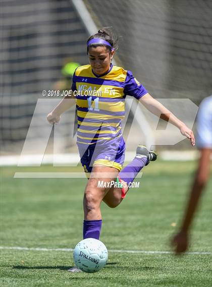 Thumbnail 1 in McAllen vs Lake Travis (Class 6A Region 4 Final) photogallery.