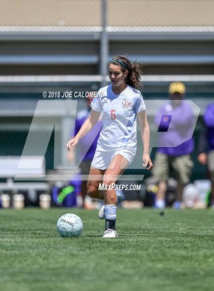 Thumbnail 3 in McAllen vs Lake Travis (Class 6A Region 4 Final) photogallery.