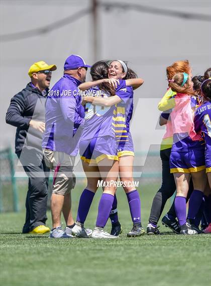 Thumbnail 2 in McAllen vs Lake Travis (Class 6A Region 4 Final) photogallery.