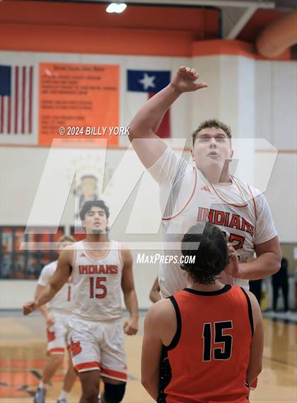 Thumbnail 2 in Grand Saline vs Gilmer photogallery.