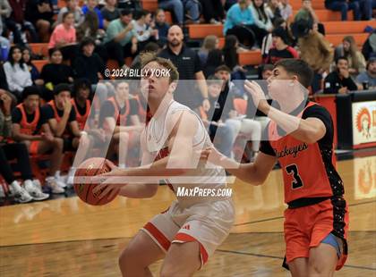 Thumbnail 2 in Grand Saline vs Gilmer photogallery.