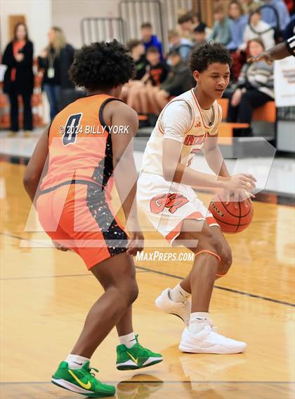 Thumbnail 1 in Grand Saline vs Gilmer photogallery.