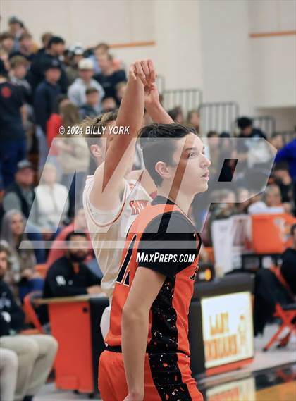 Thumbnail 2 in Grand Saline vs Gilmer photogallery.