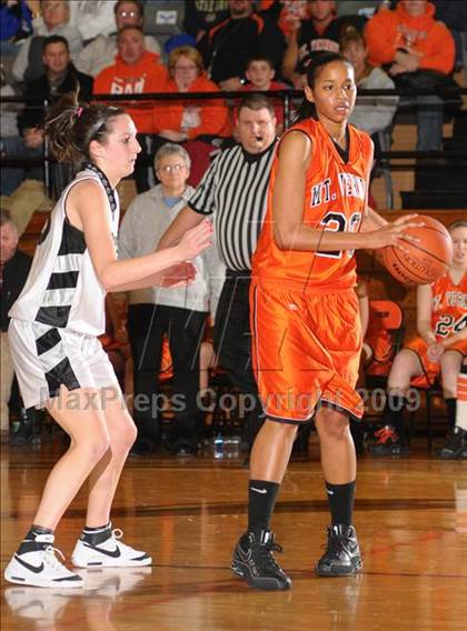 Thumbnail 1 in Mt. Vernon vs. Carbondale photogallery.