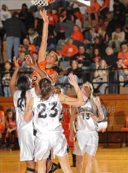 Thumbnail 2 in Mt. Vernon vs. Carbondale photogallery.