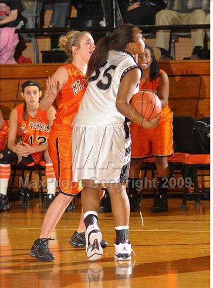 Thumbnail 1 in Mt. Vernon vs. Carbondale photogallery.