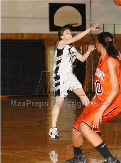 Thumbnail 1 in Mt. Vernon vs. Carbondale photogallery.