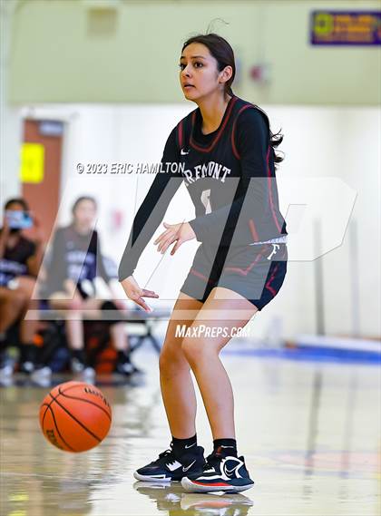 Thumbnail 1 in Fremont vs. West Adams photogallery.