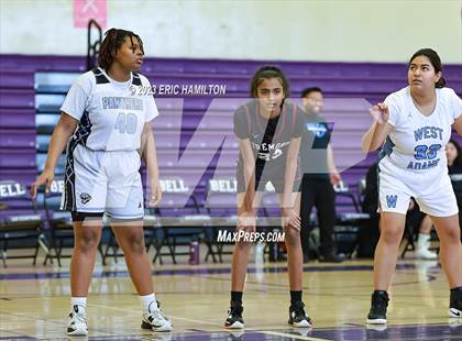 Thumbnail 3 in Fremont vs. West Adams photogallery.