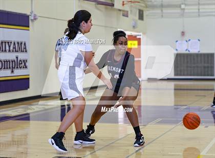 Thumbnail 3 in Fremont vs. West Adams photogallery.