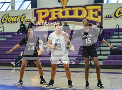 Thumbnail 3 in Fremont vs. West Adams photogallery.