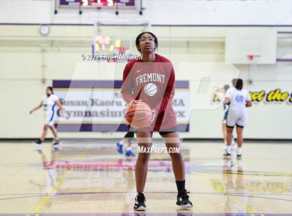 Thumbnail 2 in Fremont vs. West Adams photogallery.