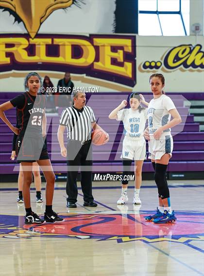 Thumbnail 3 in Fremont vs. West Adams photogallery.