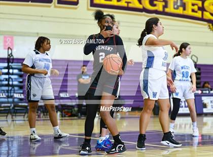 Thumbnail 2 in Fremont vs. West Adams photogallery.