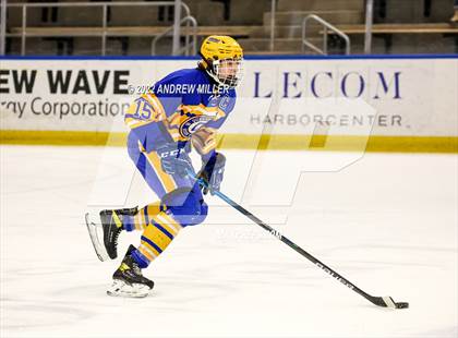 Thumbnail 2 in Queensbury vs. Pelham Memorial  (NYSPHSAA D2 Semifinal) photogallery.