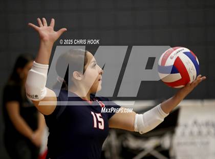 Thumbnail 2 in Mountain View vs. Sahuaro (Lancer Invitational) photogallery.