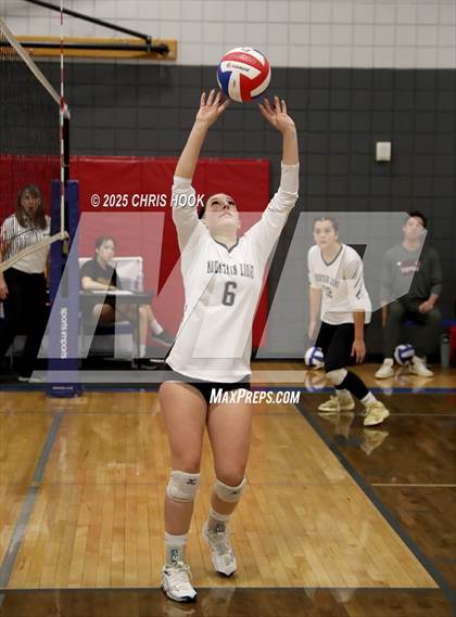 Thumbnail 2 in Mountain View vs. Sahuaro (Lancer Invitational) photogallery.