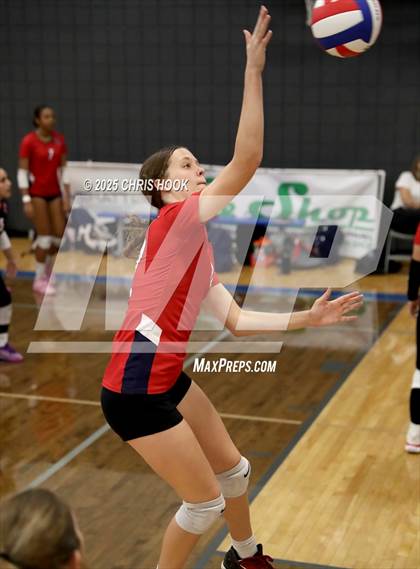 Thumbnail 3 in Mountain View vs. Sahuaro (Lancer Invitational) photogallery.