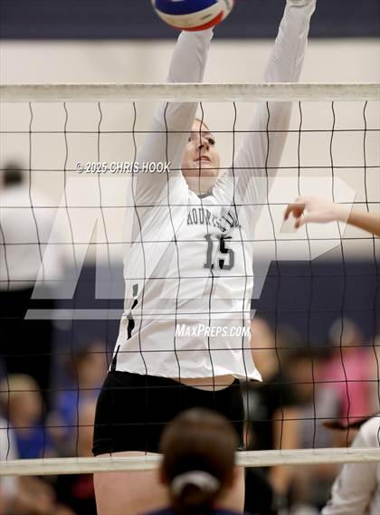 Thumbnail 2 in Mountain View vs. Sahuaro (Lancer Invitational) photogallery.