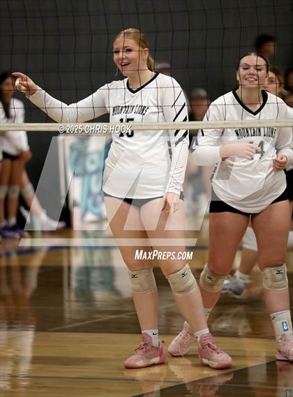 Thumbnail 3 in Mountain View vs. Sahuaro (Lancer Invitational) photogallery.