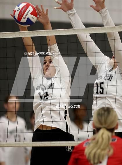 Thumbnail 1 in Mountain View vs. Sahuaro (Lancer Invitational) photogallery.
