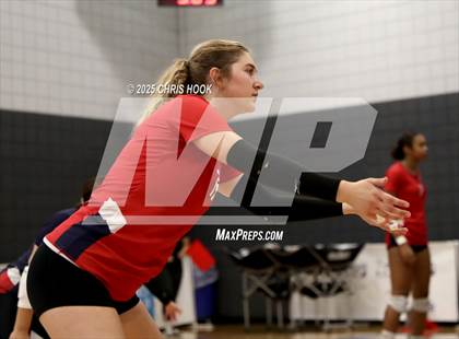 Thumbnail 3 in Mountain View vs. Sahuaro (Lancer Invitational) photogallery.