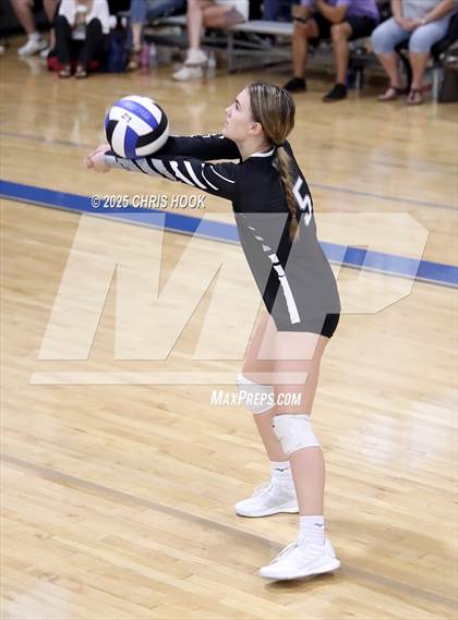 Thumbnail 2 in Mountain View vs. Sahuaro (Lancer Invitational) photogallery.