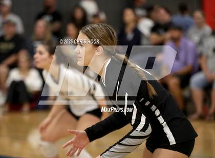 Thumbnail 2 in Mountain View vs. Sahuaro (Lancer Invitational) photogallery.