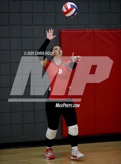 Thumbnail 2 in Mountain View vs. Sahuaro (Lancer Invitational) photogallery.