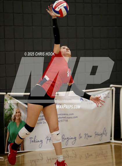 Thumbnail 3 in Mountain View vs. Sahuaro (Lancer Invitational) photogallery.