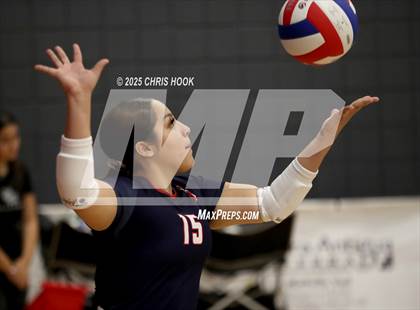 Thumbnail 3 in Mountain View vs. Sahuaro (Lancer Invitational) photogallery.