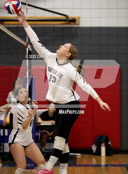 Thumbnail 1 in Mountain View vs. Sahuaro (Lancer Invitational) photogallery.