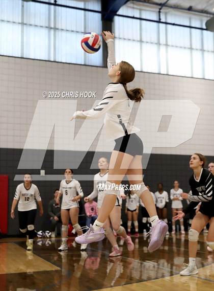 Thumbnail 1 in Mountain View vs. Sahuaro (Lancer Invitational) photogallery.