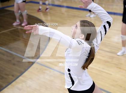 Thumbnail 2 in Mountain View vs. Sahuaro (Lancer Invitational) photogallery.