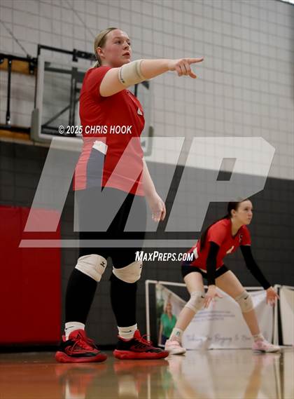 Thumbnail 1 in Mountain View vs. Sahuaro (Lancer Invitational) photogallery.