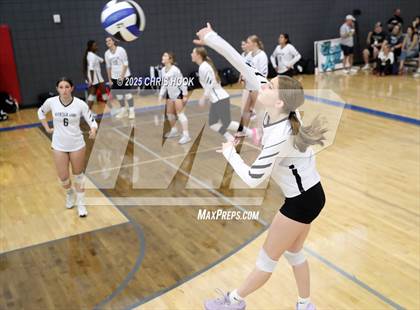 Thumbnail 2 in Mountain View vs. Sahuaro (Lancer Invitational) photogallery.